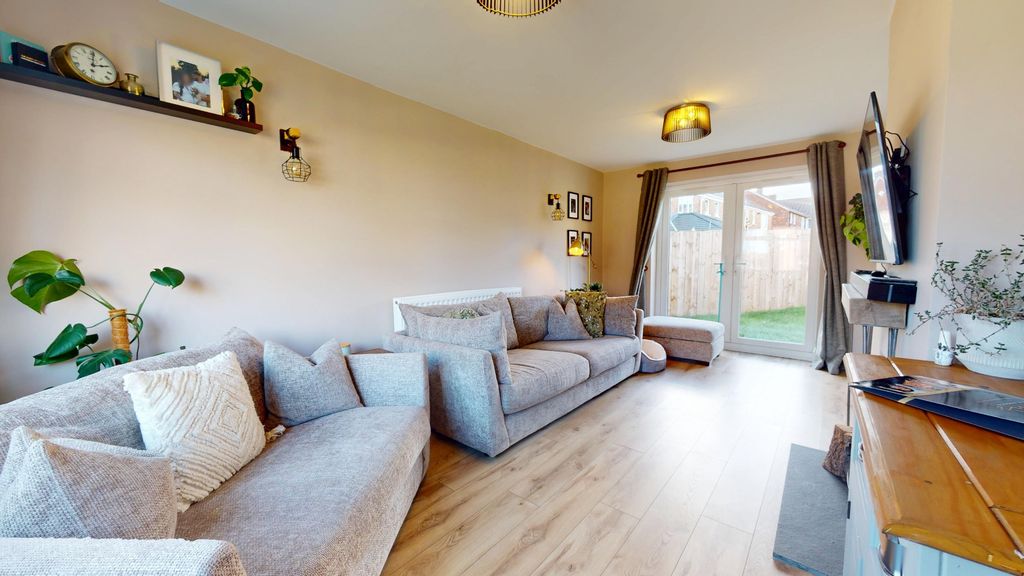 Property photo 3 of 38 4611006