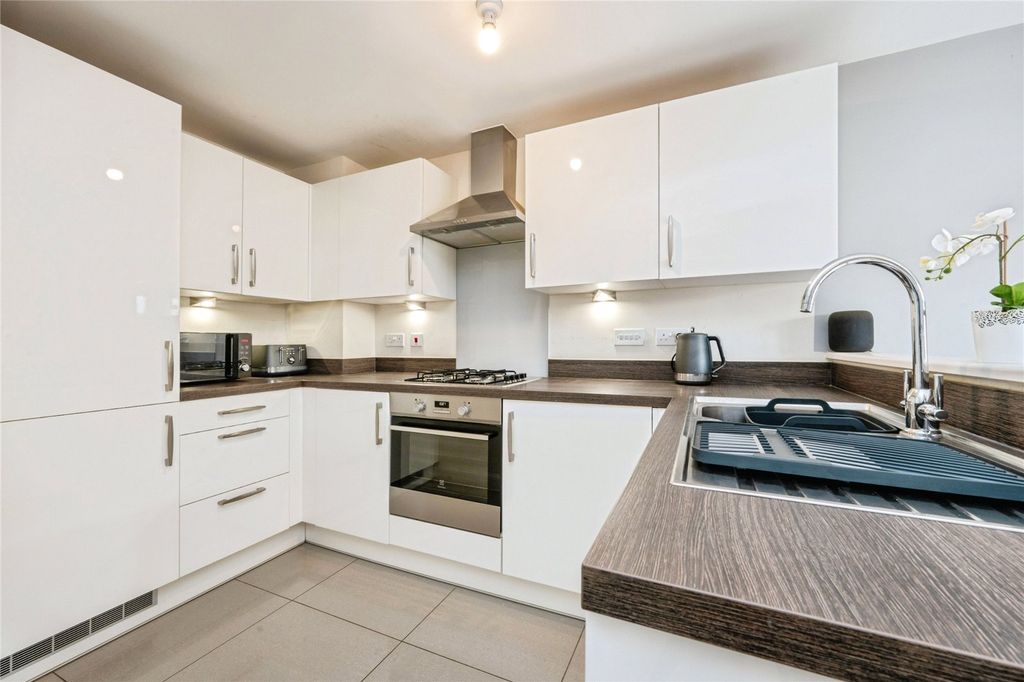 Property photo 2 of 17 Kitchen