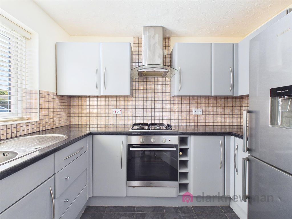 Property photo 2 of 13 Kitchen