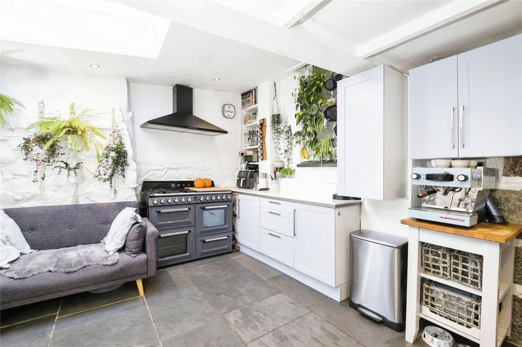 Property photo 1 of 16 Kitchen
