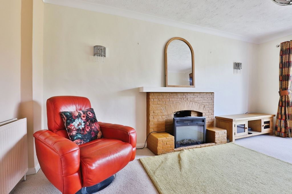 Property photo 3 of 17 Photo