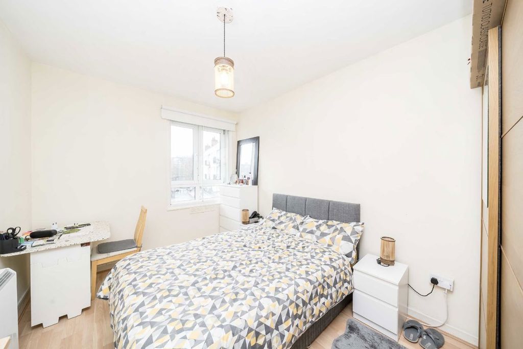 Property photo 3 of 5