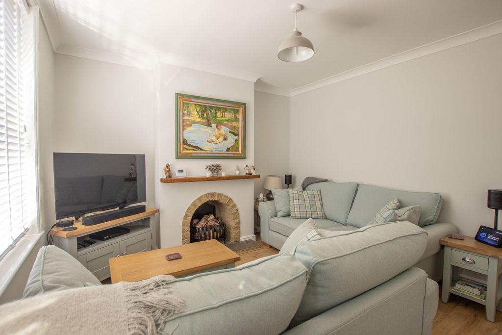 Property photo 3 of 17 5144165