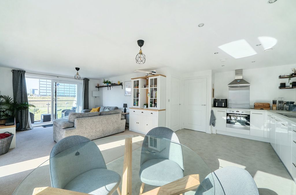 Property photo 2 of 13 1336972-2-6895B96...