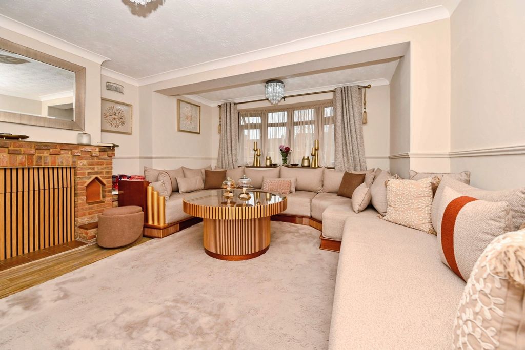 Property photo 2 of 13 Pbox-Img.Jpg