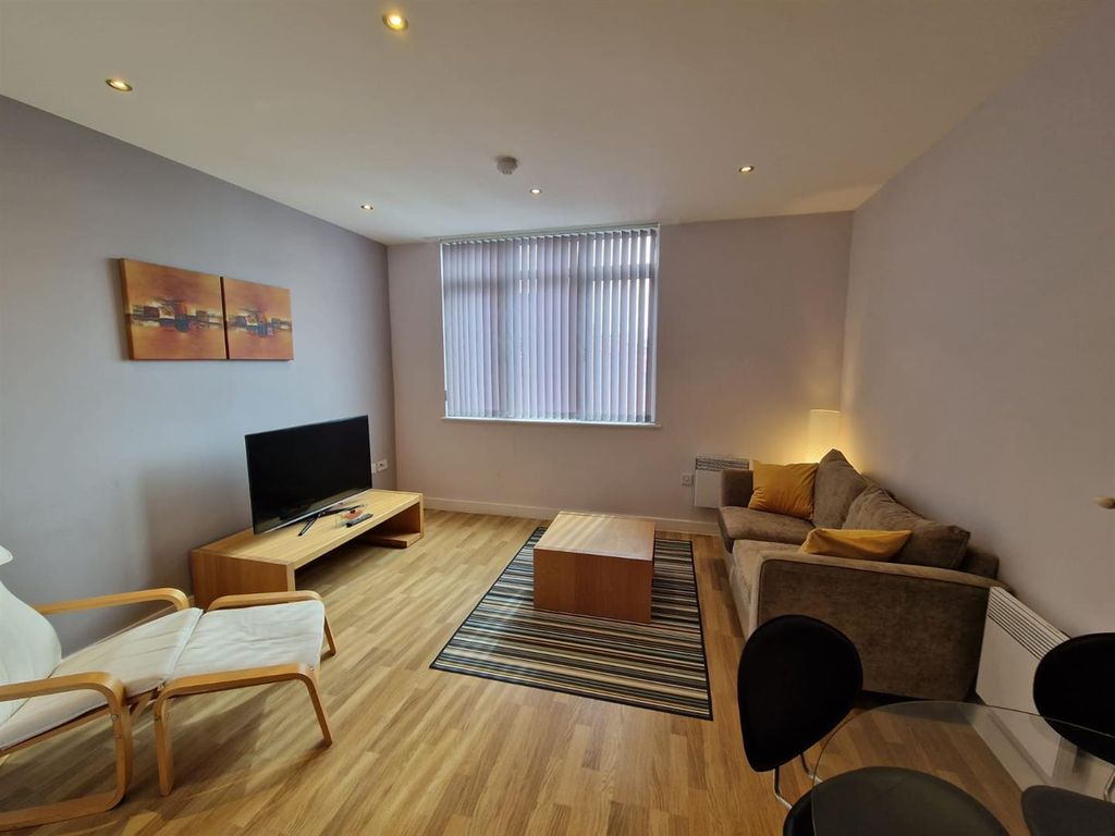 Property photo 2 of 14 212 Pearl 10.Jpg
