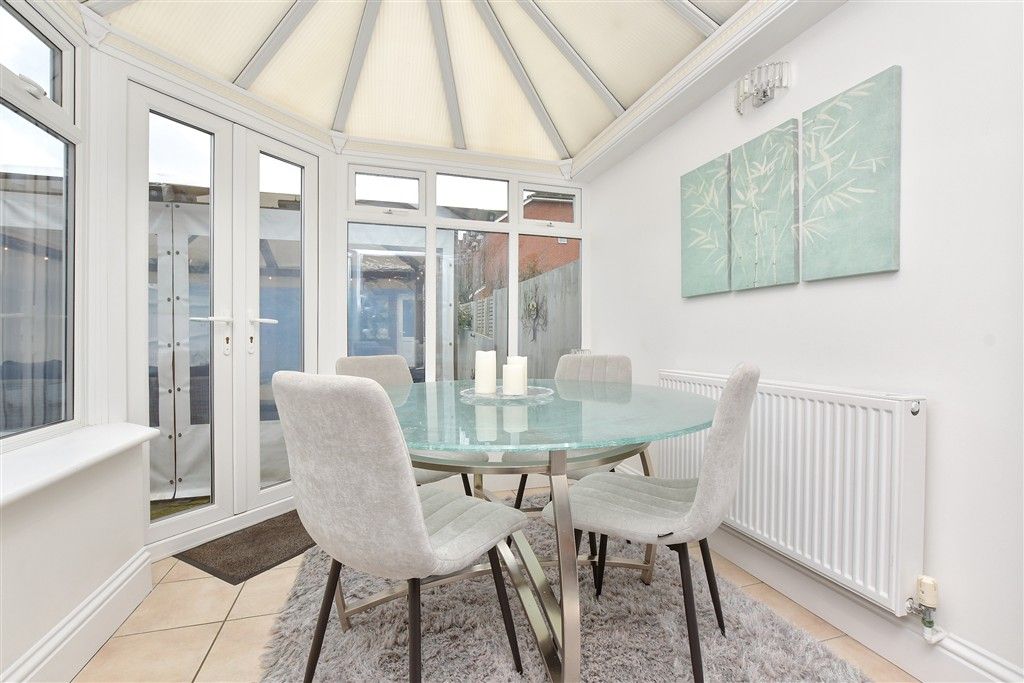 Property photo 1 of 22 Conservatory