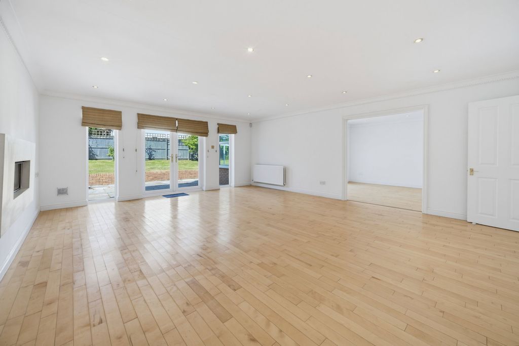 Property photo 3 of 46