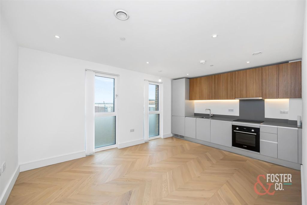 Property photo 3 of 12 Aurum 29 Kingsway_006.Jpg