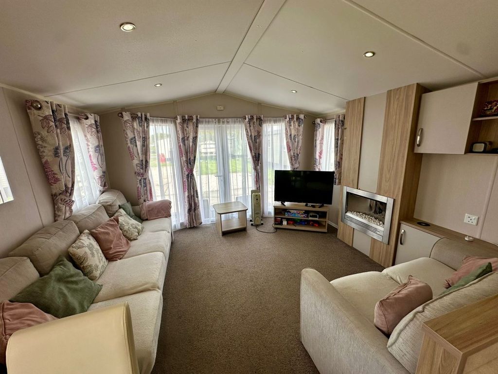 Property photo 1 of 5 259178F2 Fc39 484B 9c38 0F88376Aaa10.Jpg