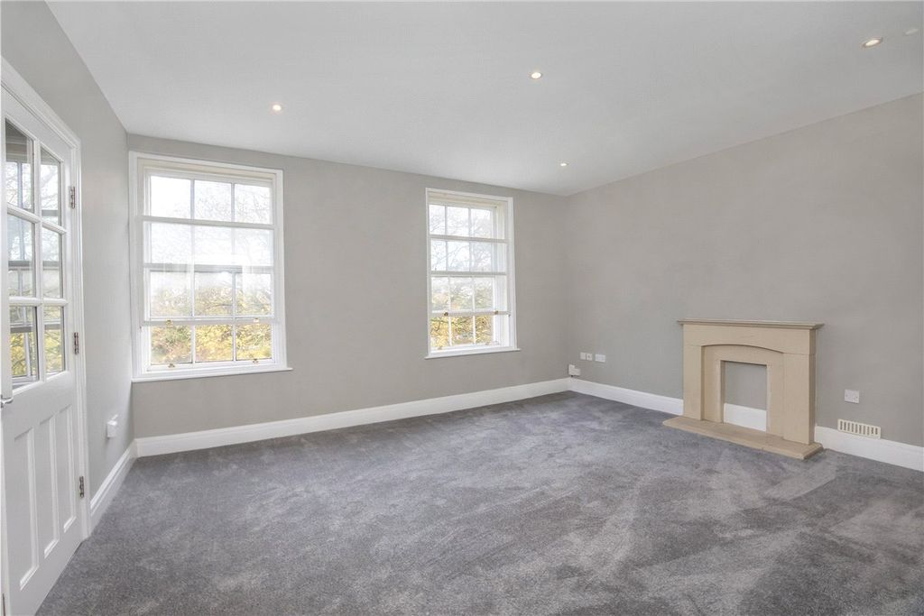 Property photo 2 of 12 Picture No. 03