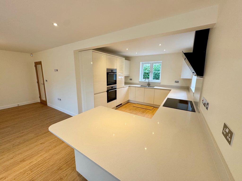 Property photo 2 of 20 Image