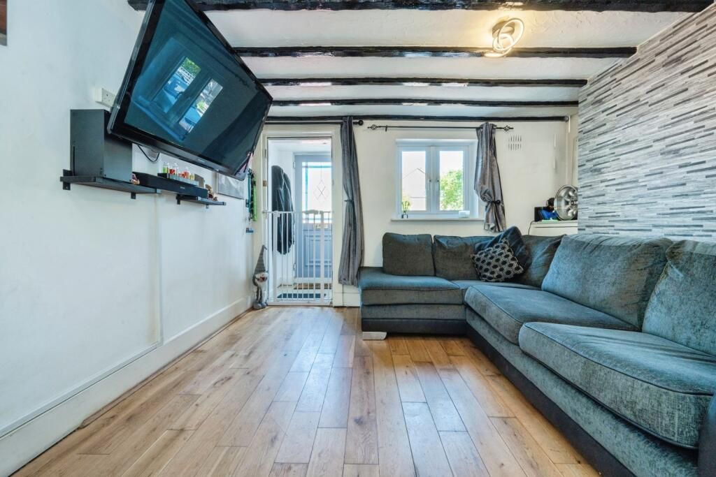 Property photo 2 of 8