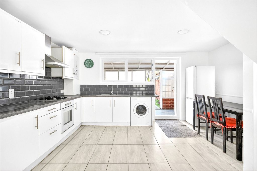 Property photo 2 of 26 Picture No. 08