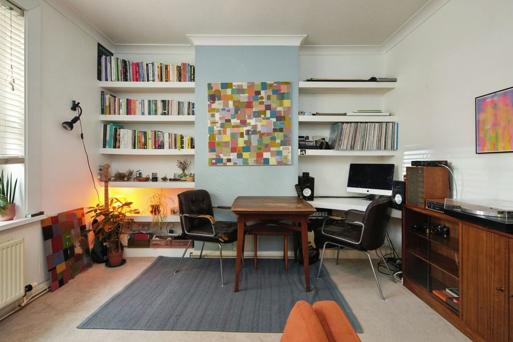 Property photo 3 of 14