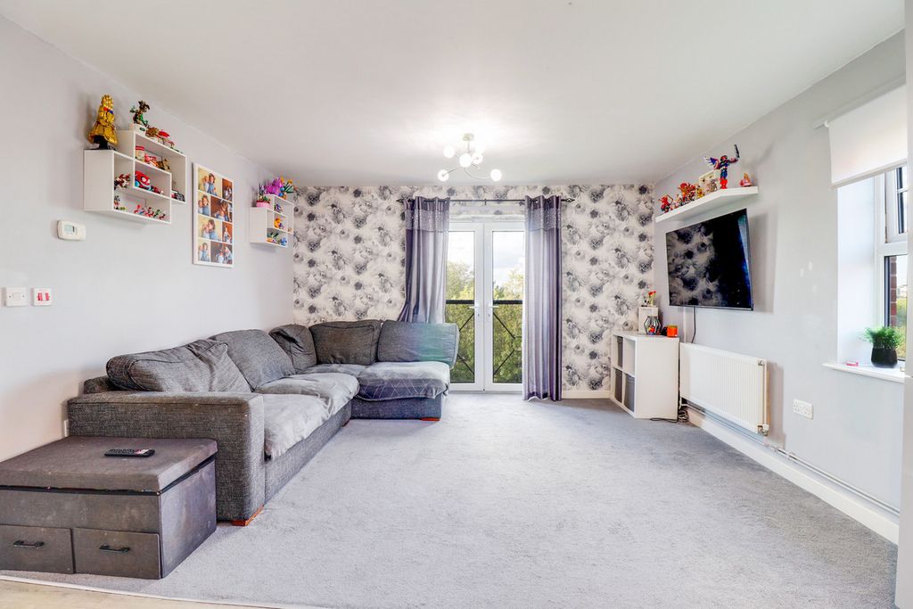 Property photo 2 of 18