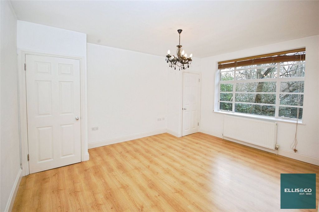 Property photo 1 of 8 Picture No. 22