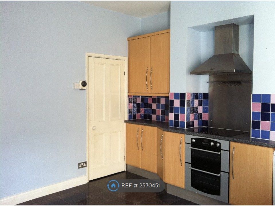 Property photo 3 of 24 Kitchen
