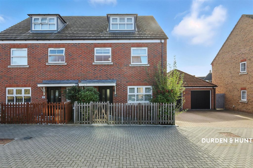 Property photo 1 of 23 Dove Court