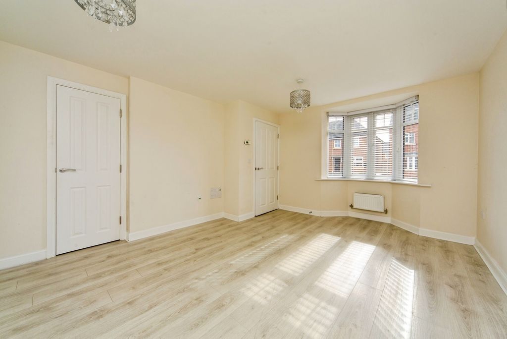 Property photo 2 of 19 Pbox-Img.Jpg