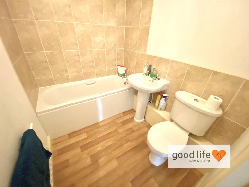 Property photo 3 of 9 20241126_113520019_Ios38Aylesford.Jpg