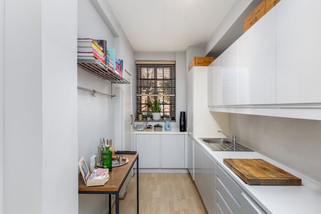 Property photo 2 of 10 Photo 2