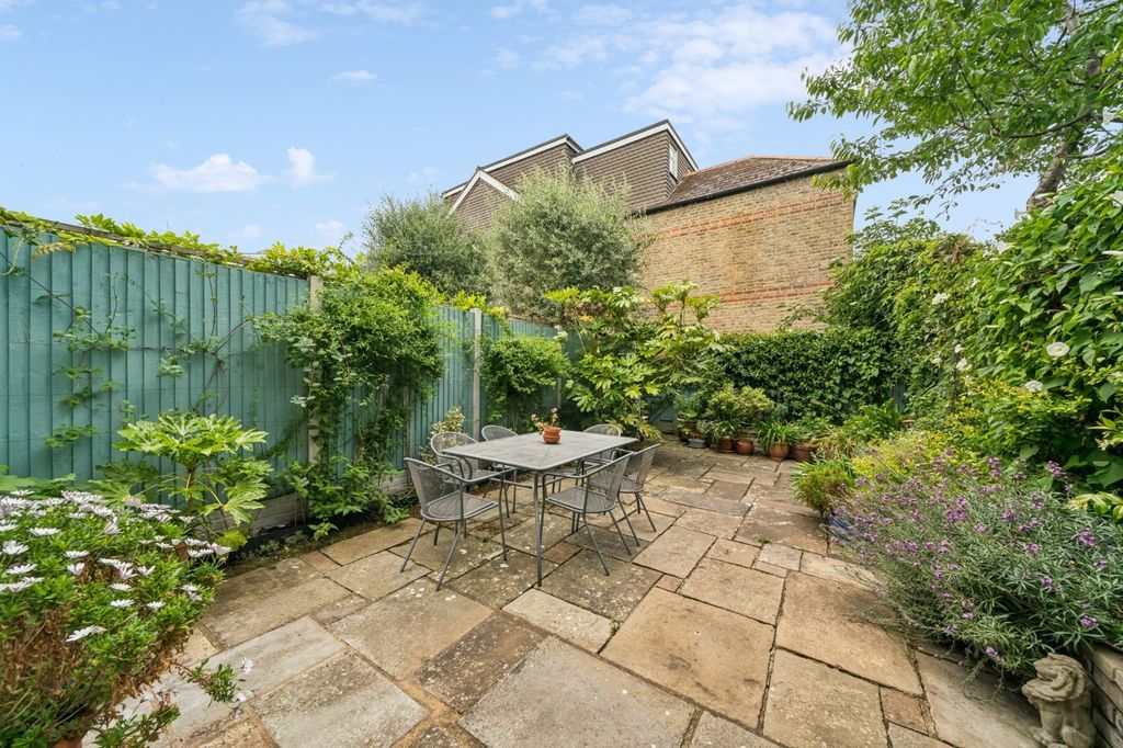 Property photo 2 of 10