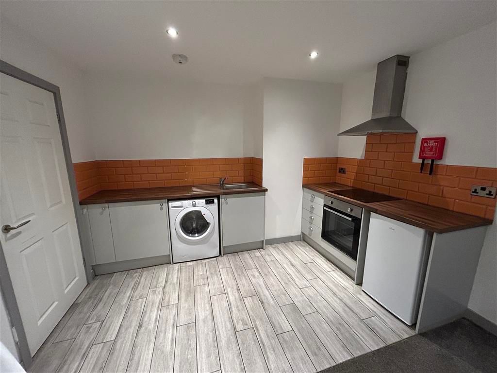 Property photo 2 of 7 Kitchen