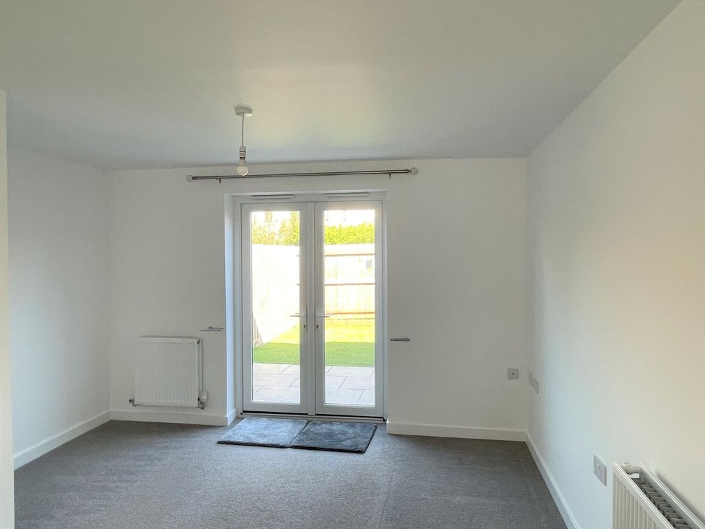 Property photo 3 of 10 Img_5113