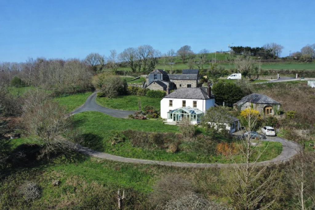 Property photo 3 of 57