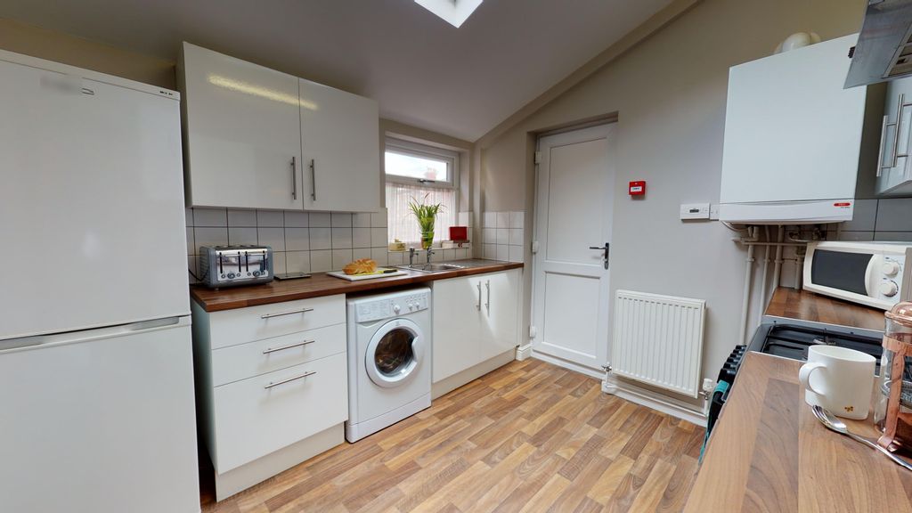 Property photo 3 of 9 Photo 2