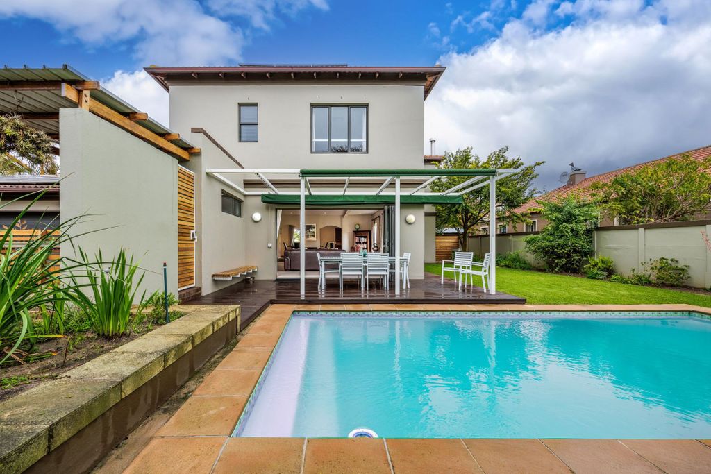 Property photo 2 of 37 Dbv1737127