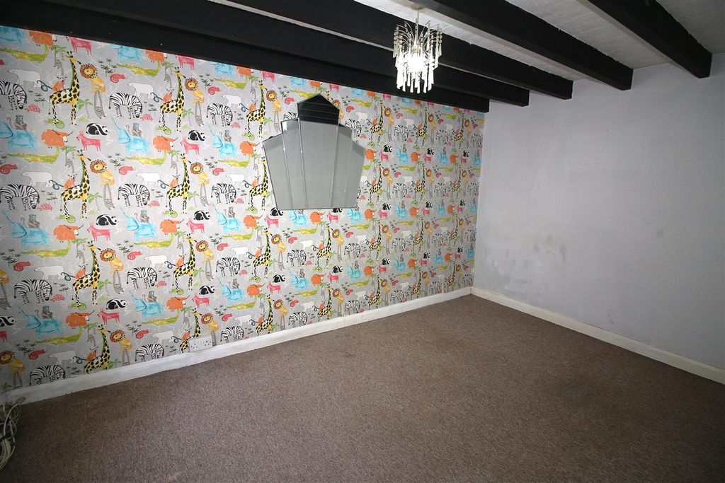 Property photo 2 of 13 Lounge