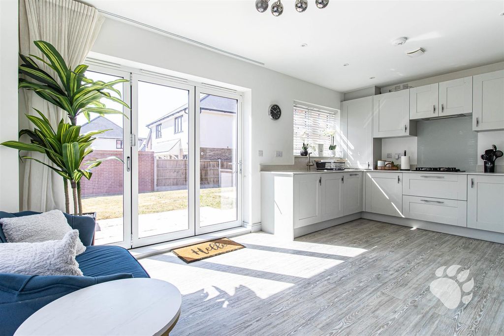 Property photo 2 of 25 Kitchen/Diner