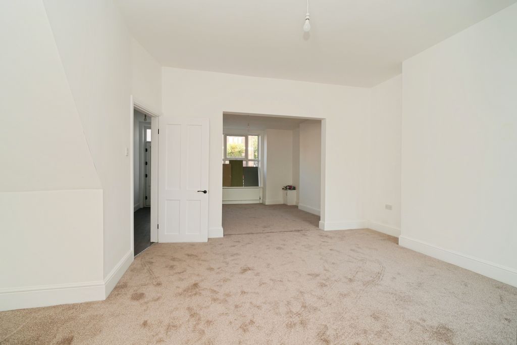 Property photo 2 of 15 Dining Room