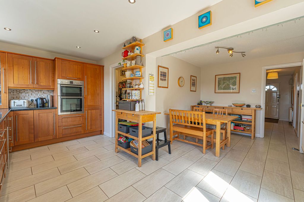 Property photo 2 of 53