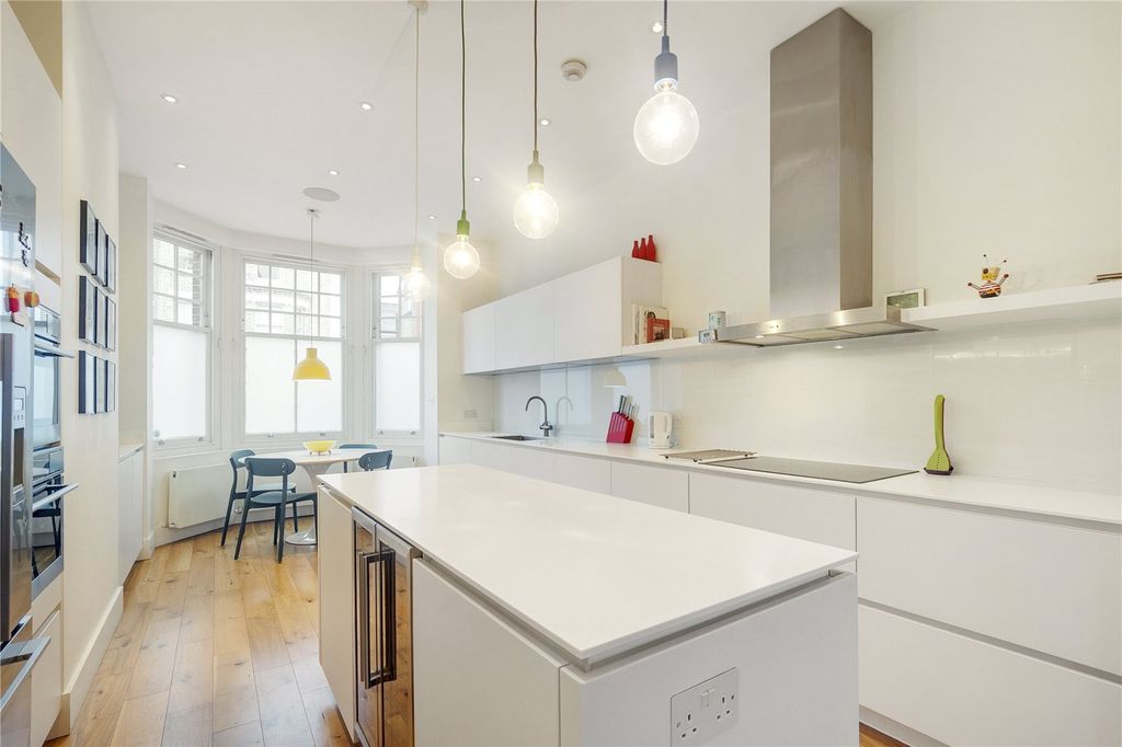 Property photo 2 of 19 Picture No. 58