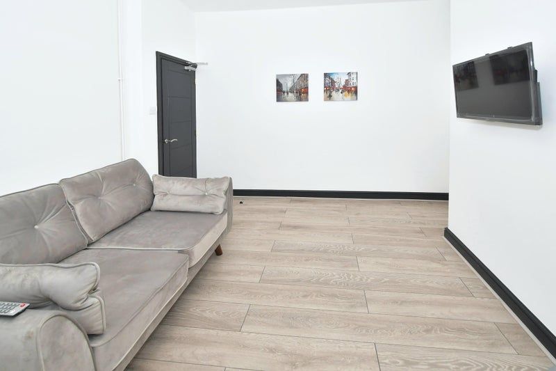 Property photo 1 of 26 Lounge
