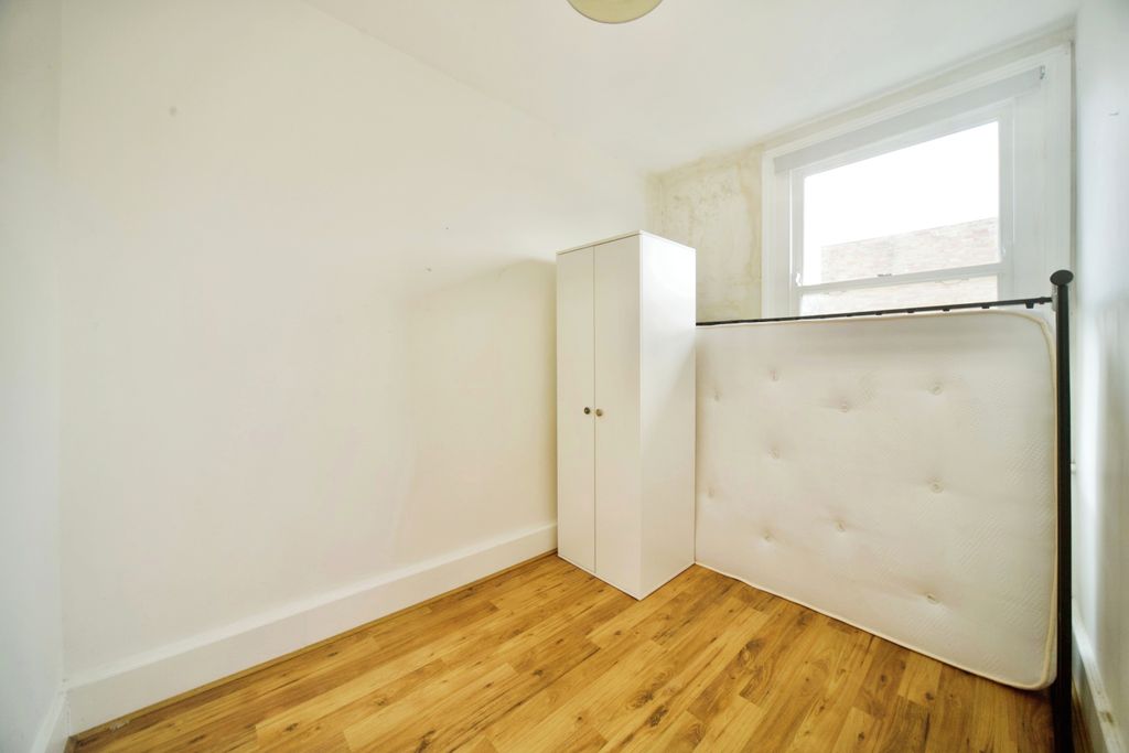Property photo 2 of 17 Photography