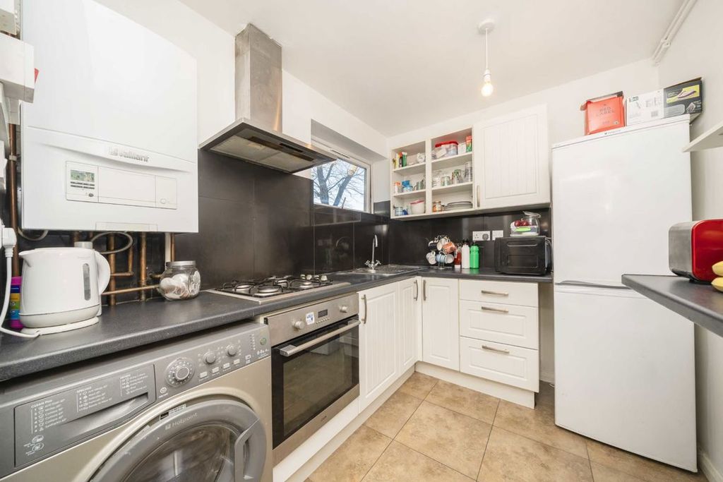 Property photo 3 of 4