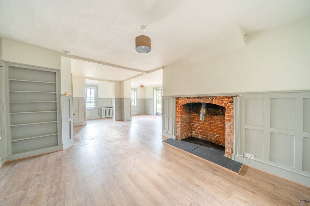 Property photo 3 of 22 Picture No. 23