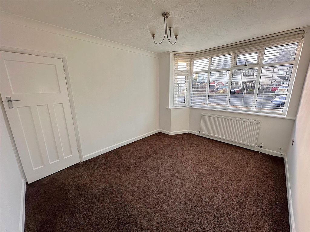 Property photo 3 of 18 44.Jpg