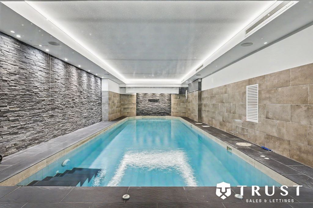 Additional image 69 of 6 bed detached house for saleStation Lane, Birkenshaw BD11