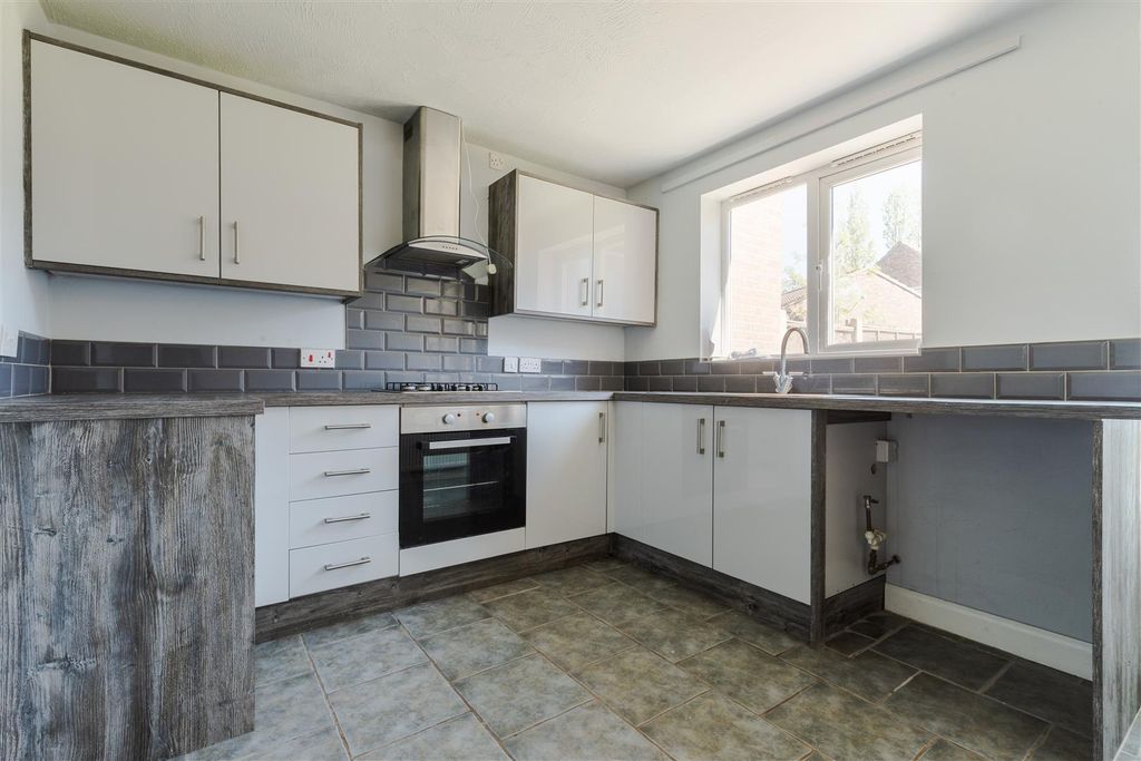 Property photo 2 of 20 Kitchen