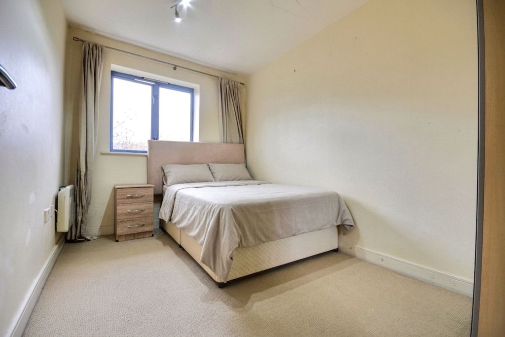 Property photo 3 of 11 Bedroom 2