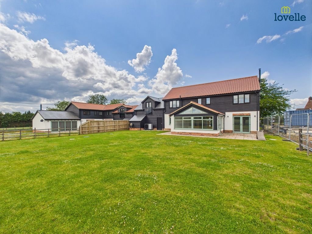 Property photo 3 of 11