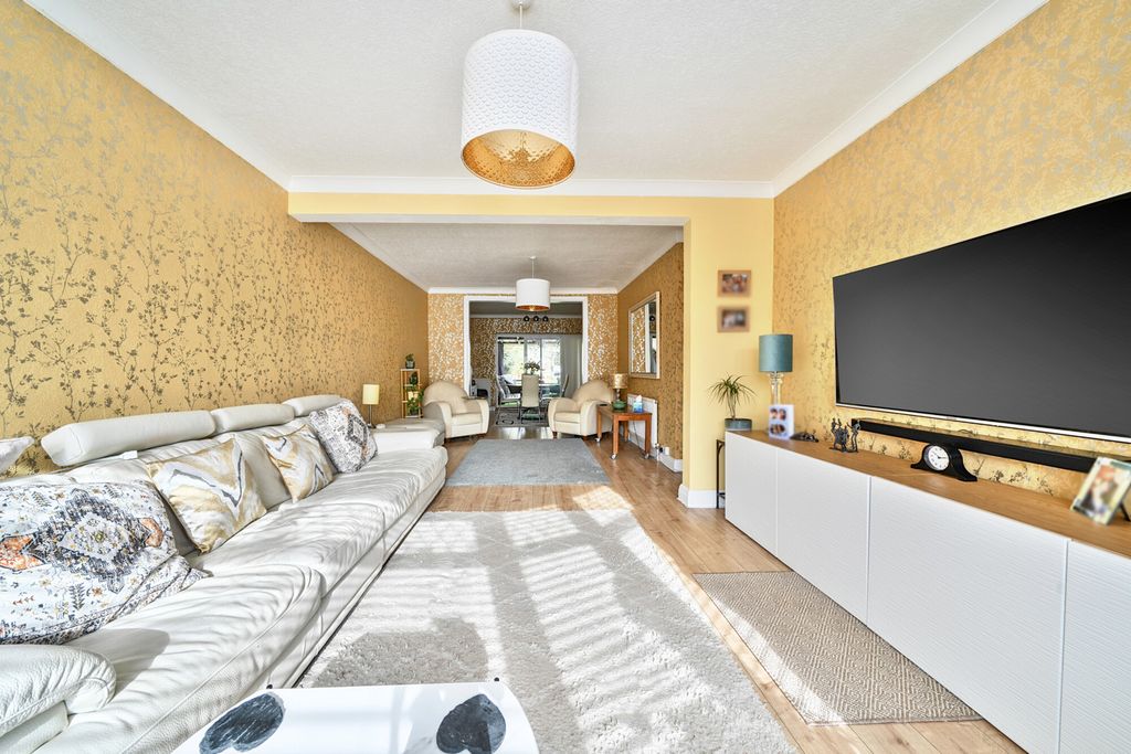 Property photo 3 of 17 1425113-23-69Affc...