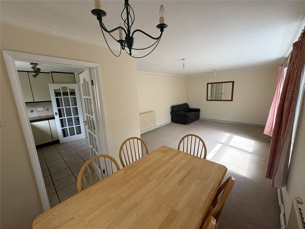 Property photo 2 of 8 Picture No. 06