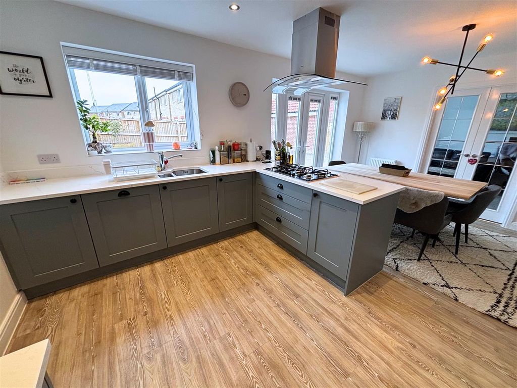 Property photo 3 of 29 Edf3c9Ba-79Ab-447A-Aa3d-Fd7d6c89F46B.Jpg