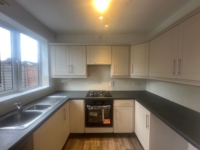 Property photo 1 of 14 Bedroom 1